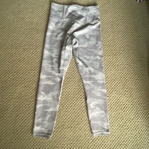 Elation 7/8 tight, athleta size S